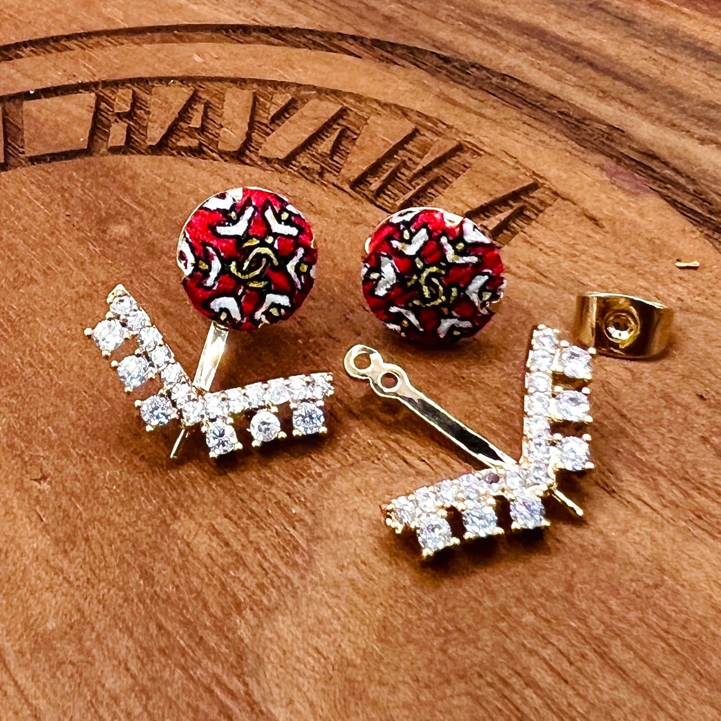 CC- christmas red & snowflake - CC logo CC083- earring