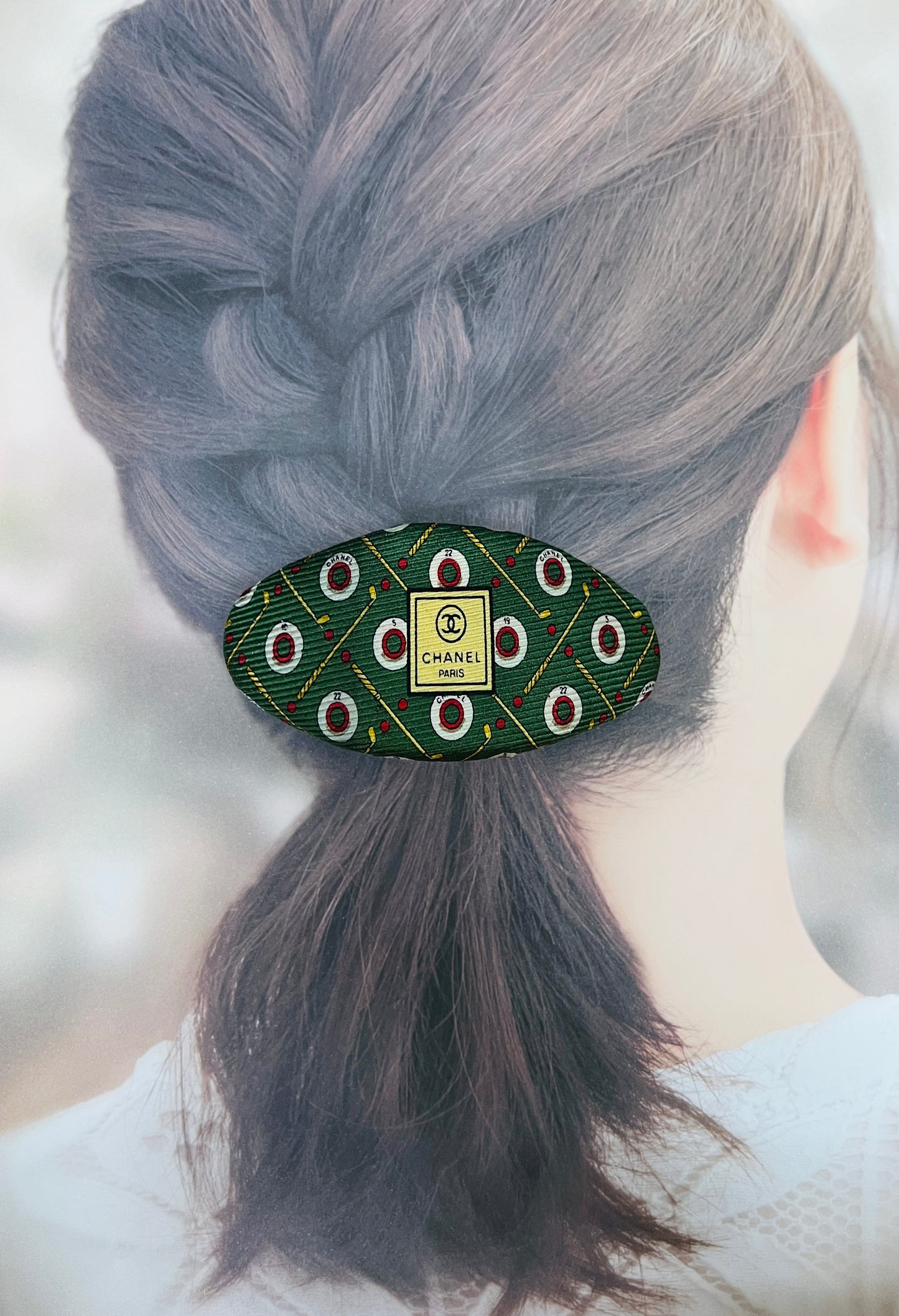 CC- palm green & swim ring - CC052- oval shape clip