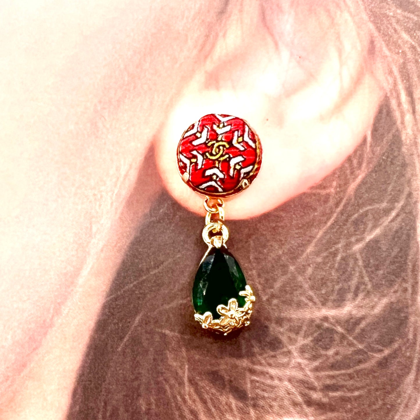 CC- christmas red & snowflake - CC logo CC083- earring
