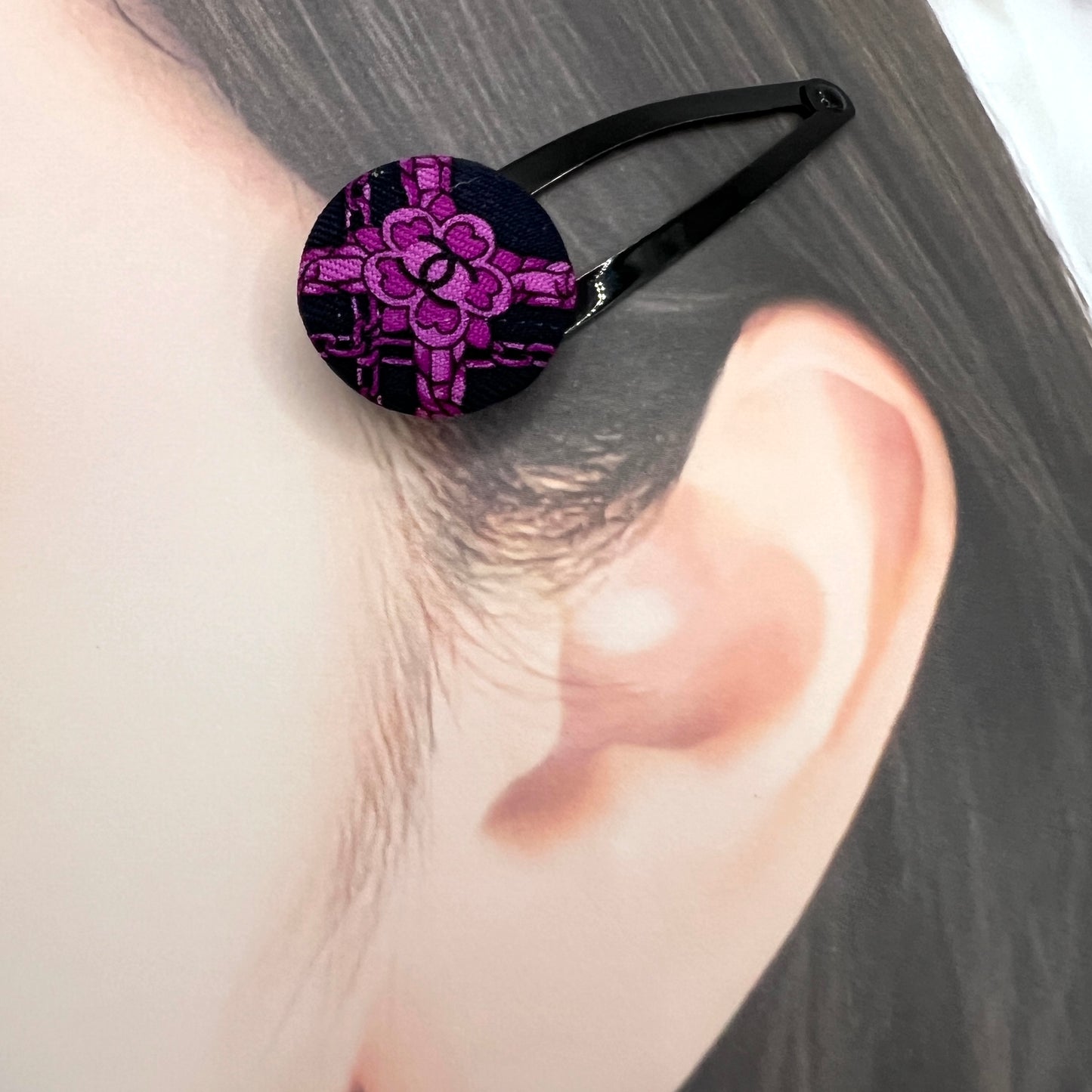 CC- CC063- Valentine Camellias in the dark- Mini O-shape Clip