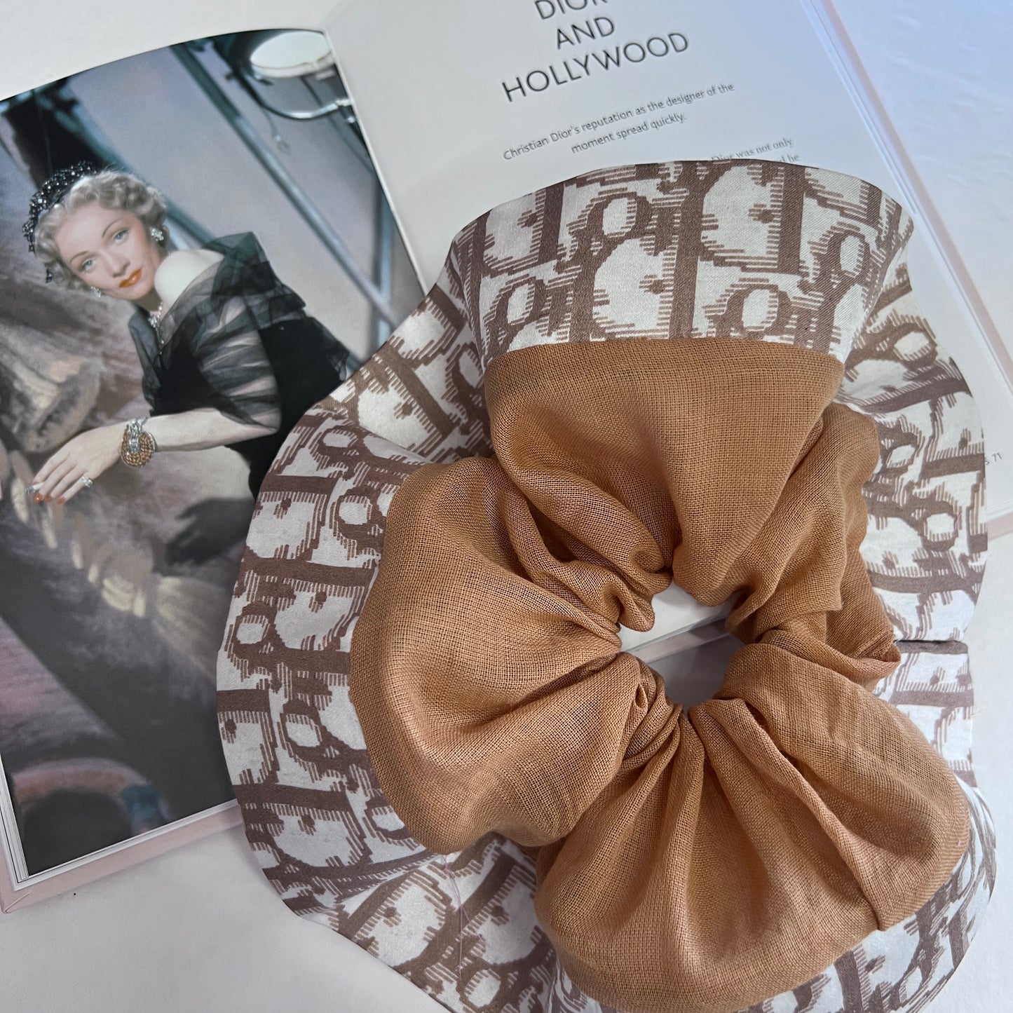 D-D dior beige - Scrunchie