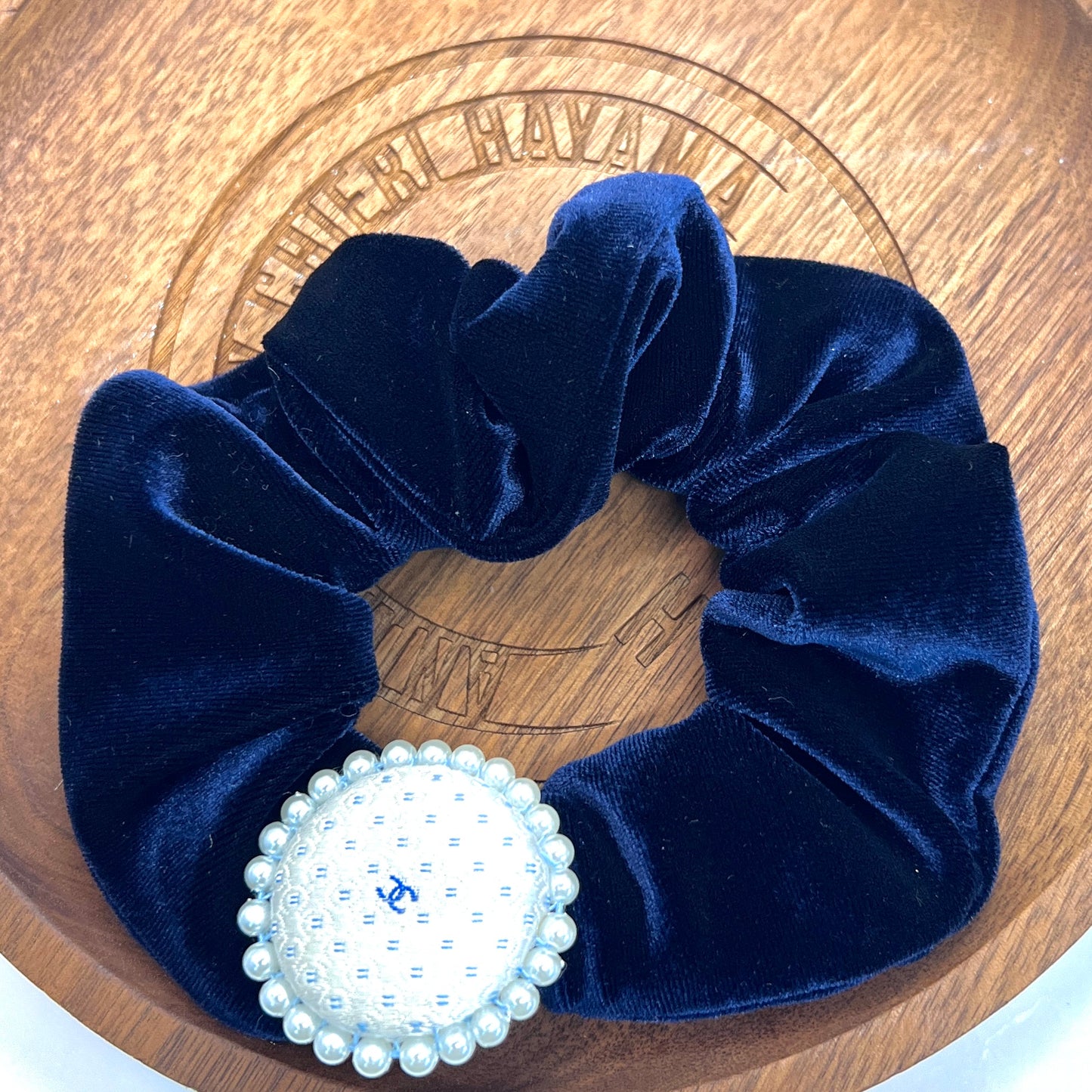 Winter Mini Scrunchie with XL coin