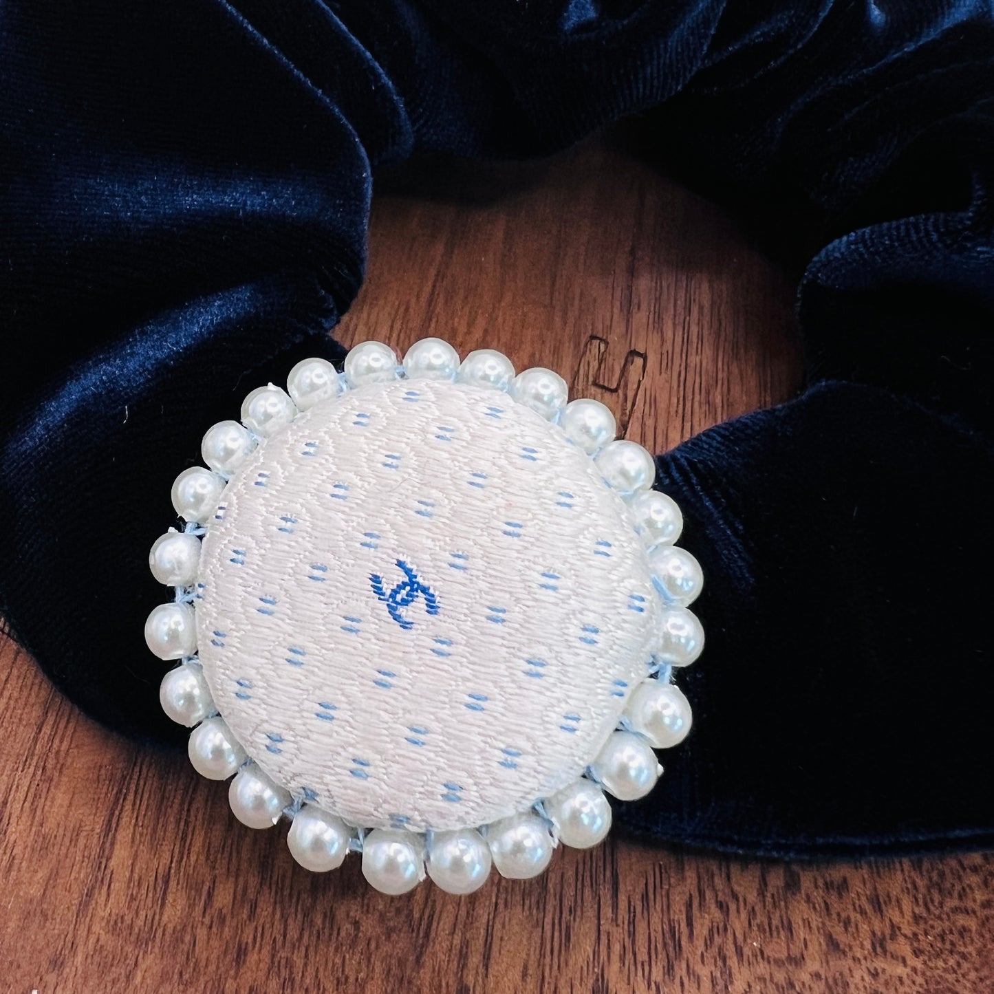 Winter Mini Scrunchie with XL coin