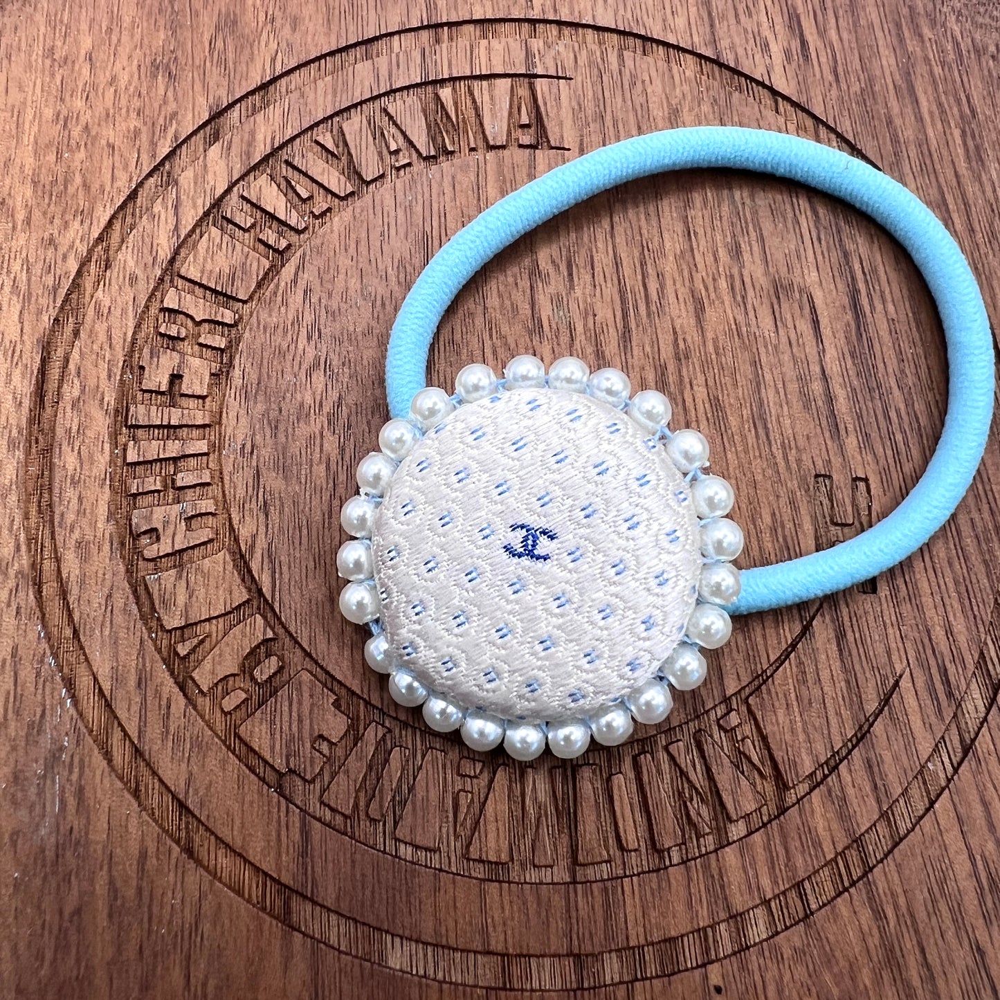 Winter Mini Scrunchie with XL coin