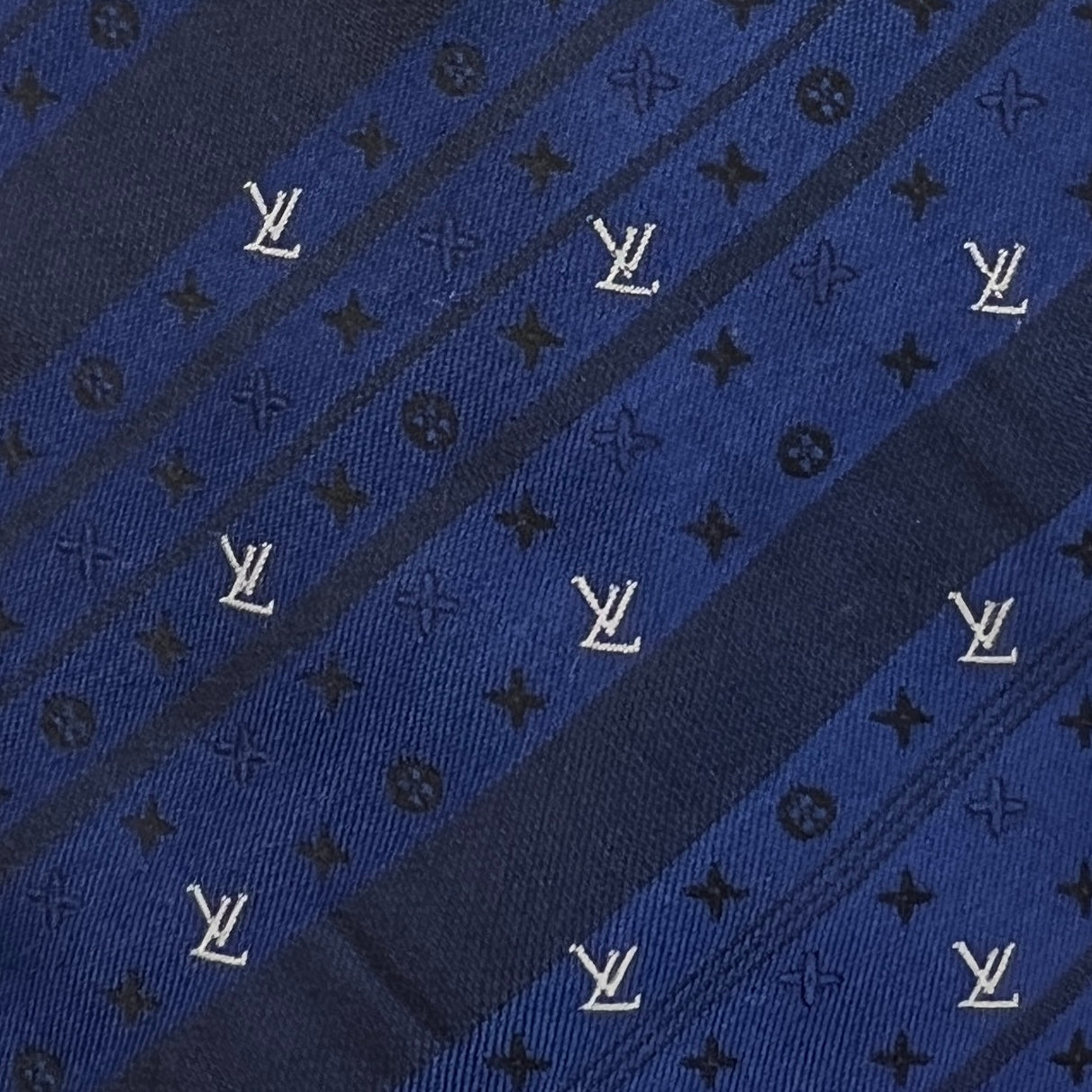 Tailormade fabric:LV