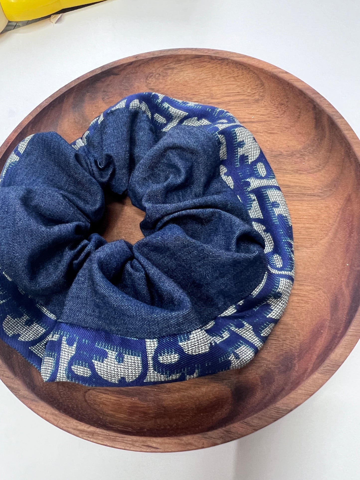 D-D dior blue jeans - Scrunchie