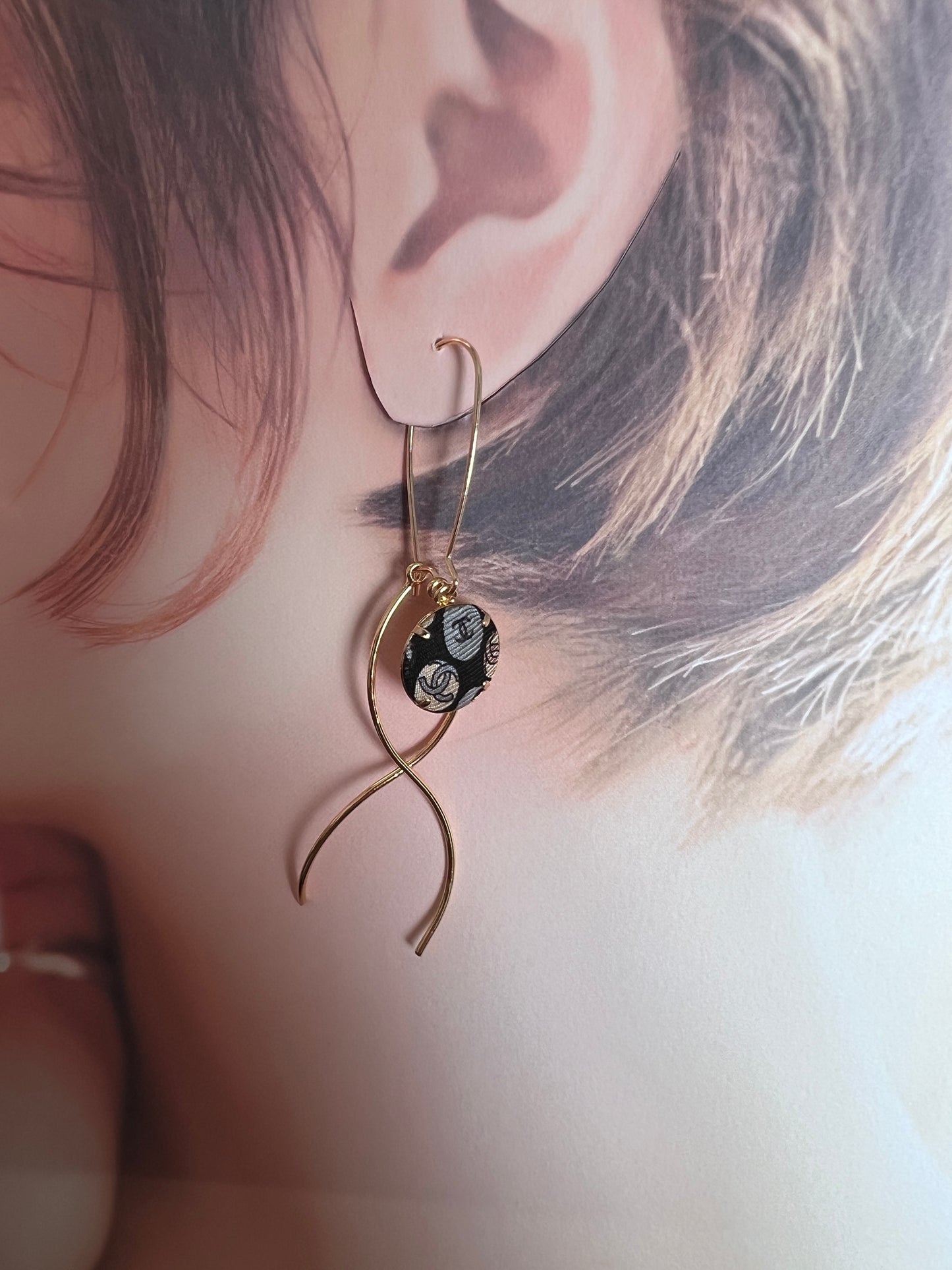 CC- CC0060- black & grey & beige CC logo-earrings