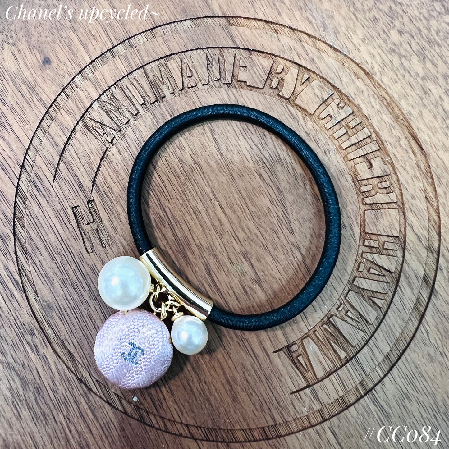 CC-bracelet hairband