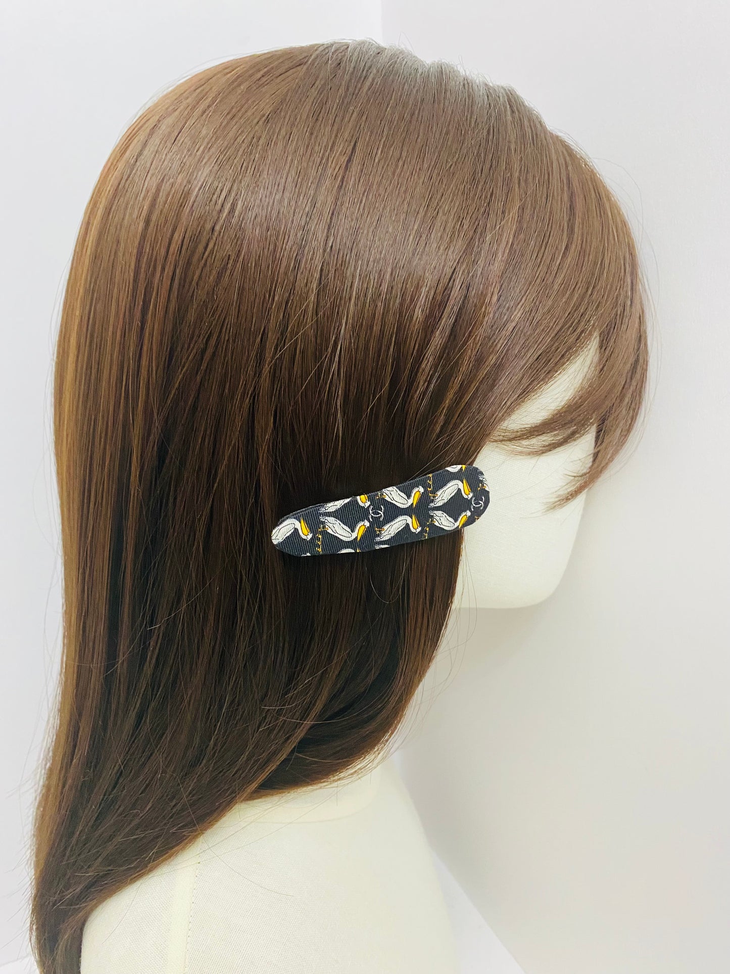 CC- Greyhead Lovebird with CC logo CC036- oval shape Korean girl style Clip