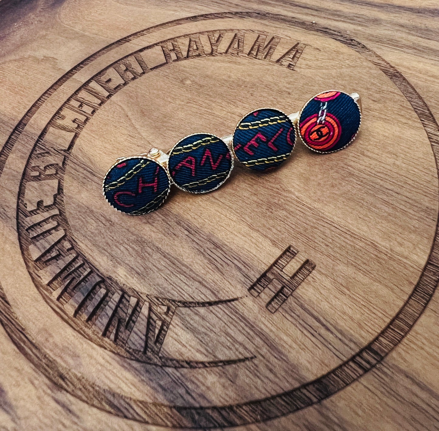 4 coins duck clip
