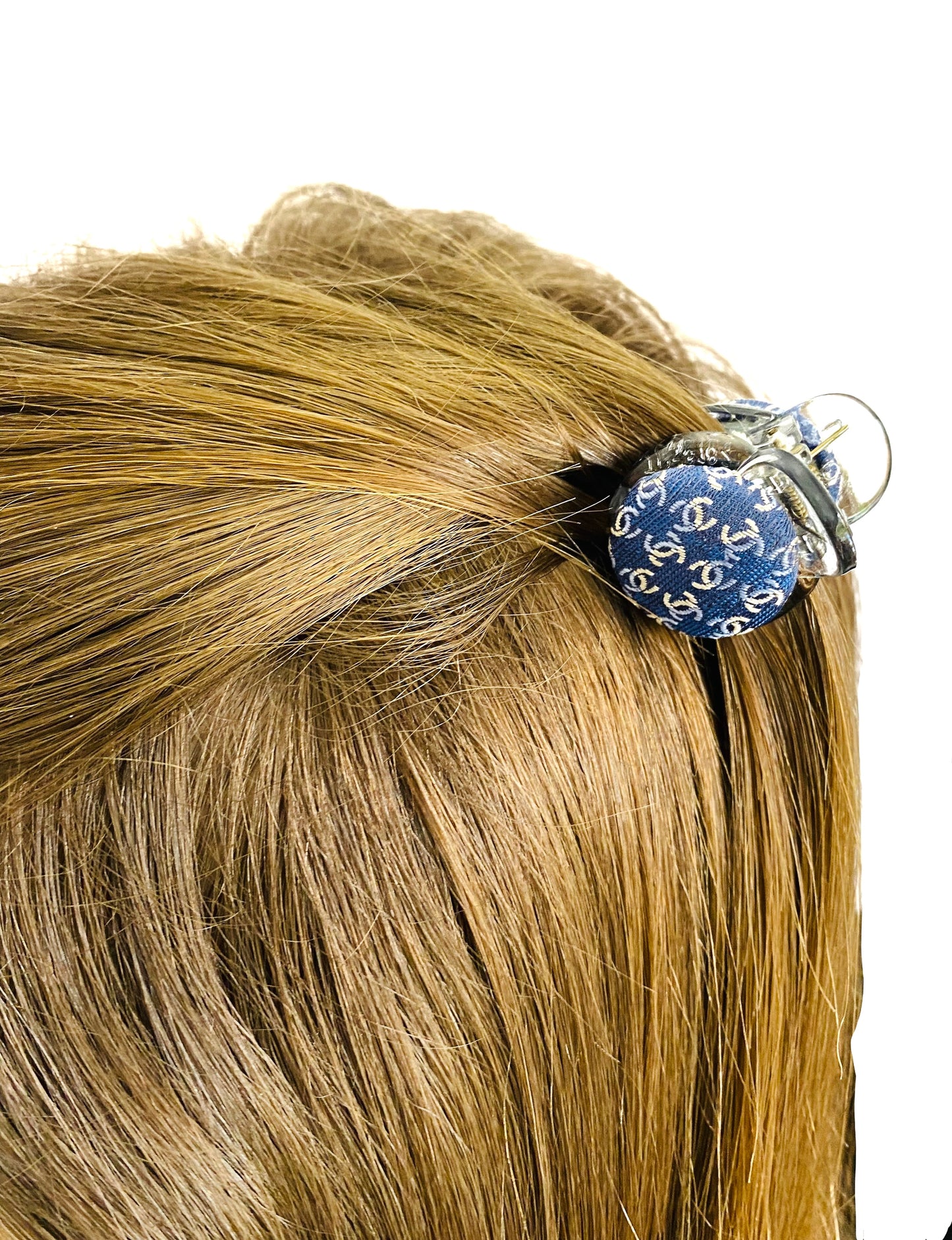 CC- blue jeans colour with light gold CC logo CC028- Mini O-Shape Clip