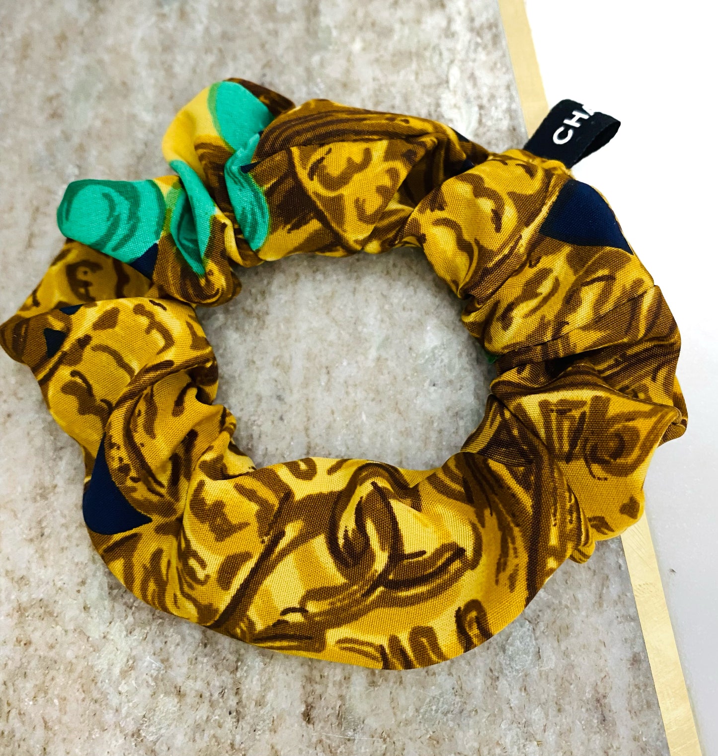 CC-mini scrunchie