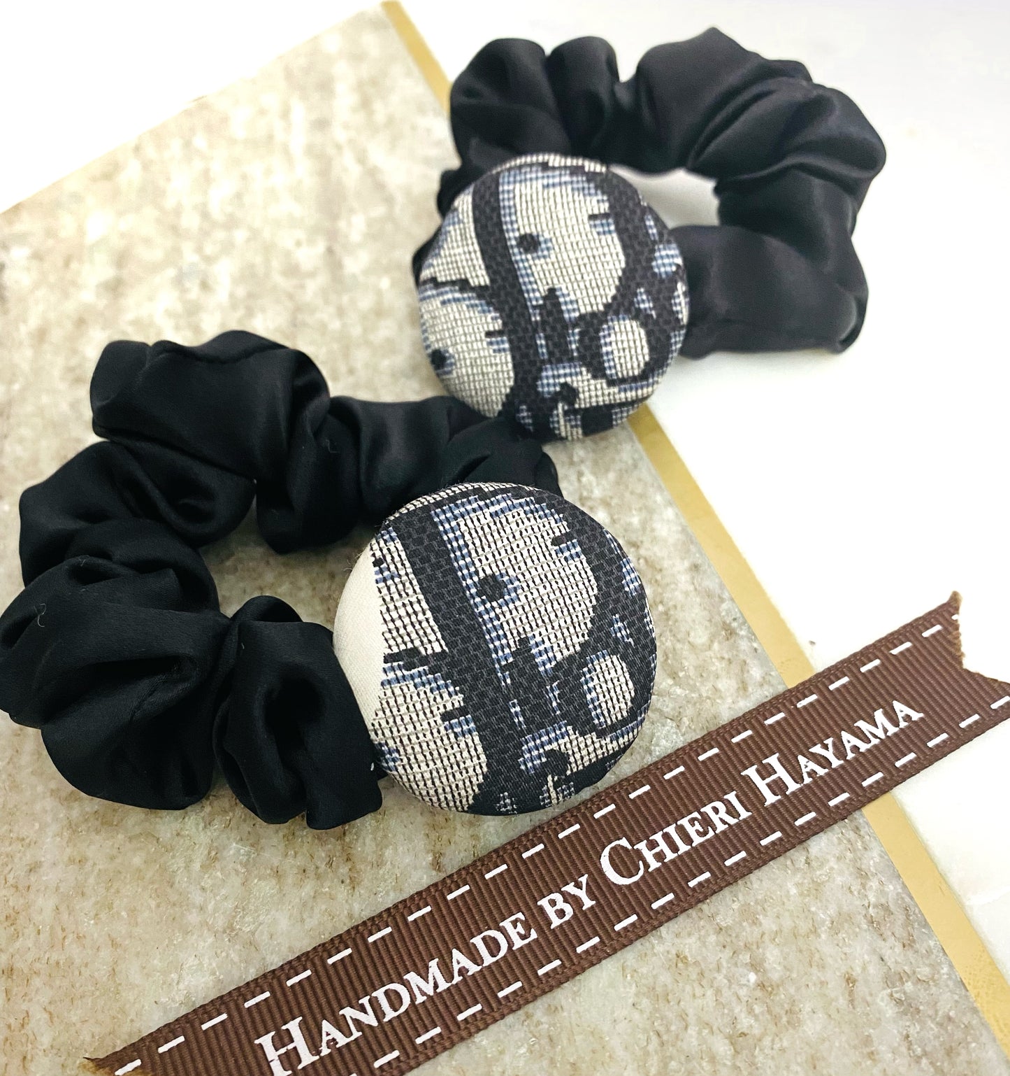 D-D logo Mini ChouChou with XL coin