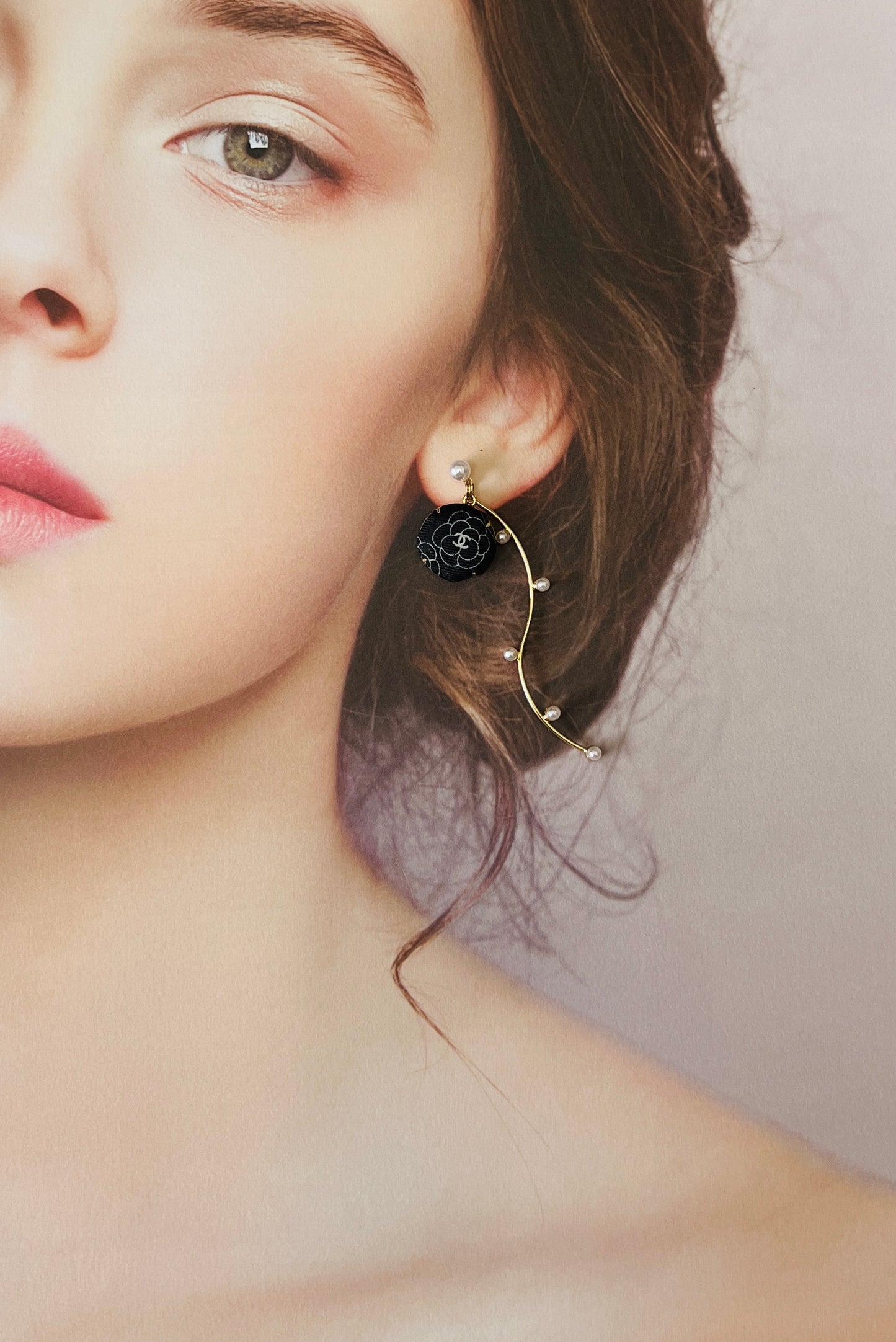 CC- Black & White Camellias with CC logo CC039- earrings