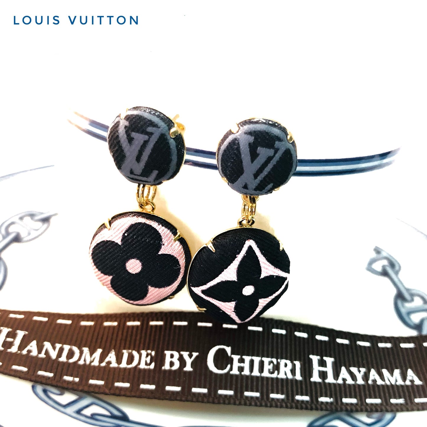 LV- earring- black