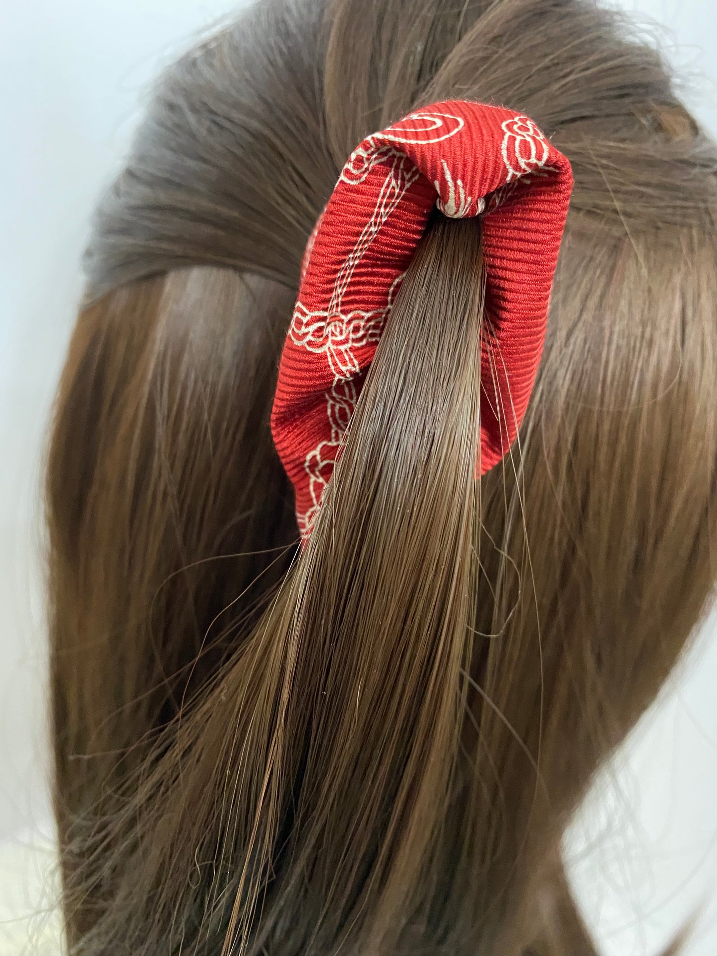 CC- Red Camellias- CC046- Banana Clip
