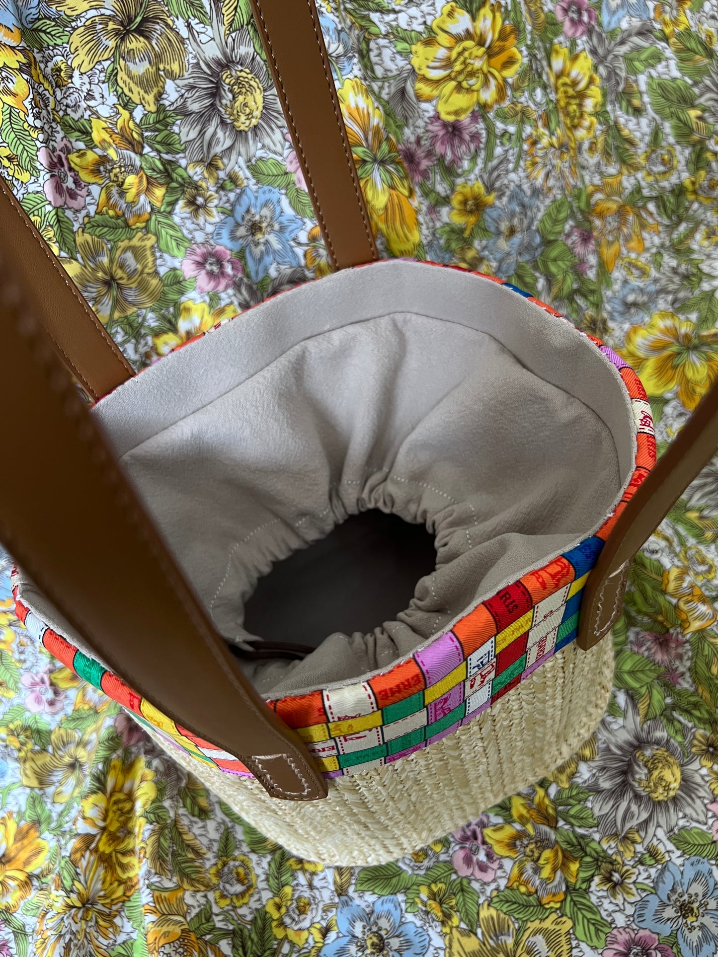 Hermes silk scarf - straw bag