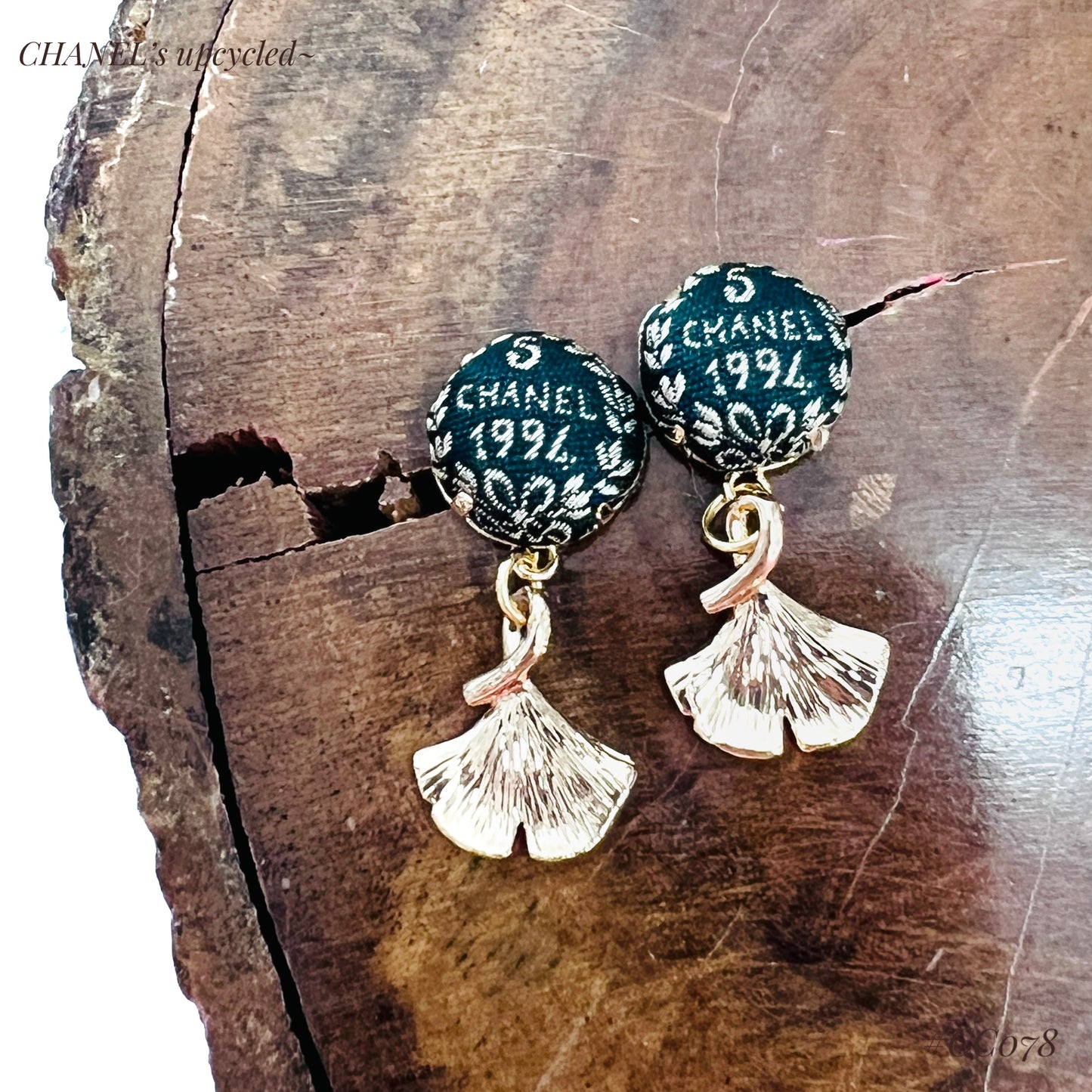 CC- Hunter Green 1994 vintage- CC078- earrings