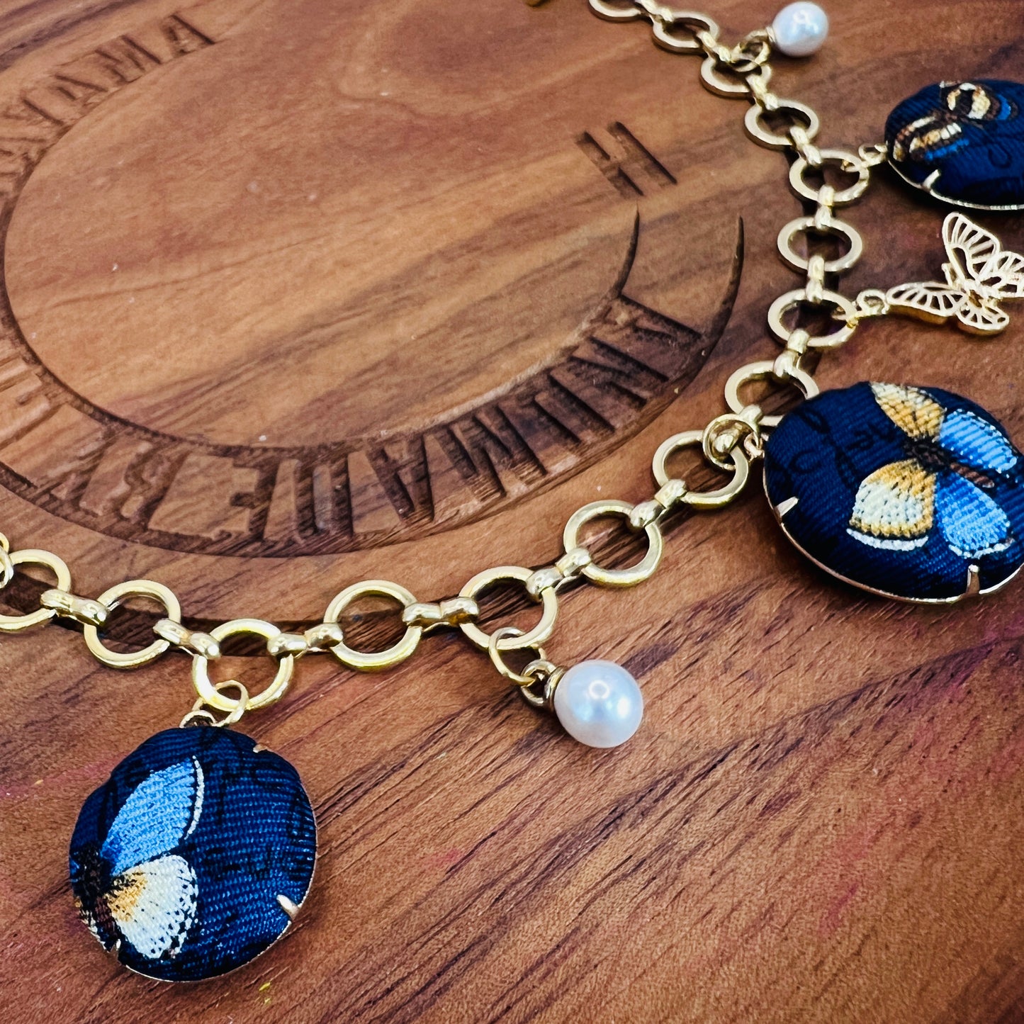 CC- winsdor navy & butterfly- CC041- Bracelet