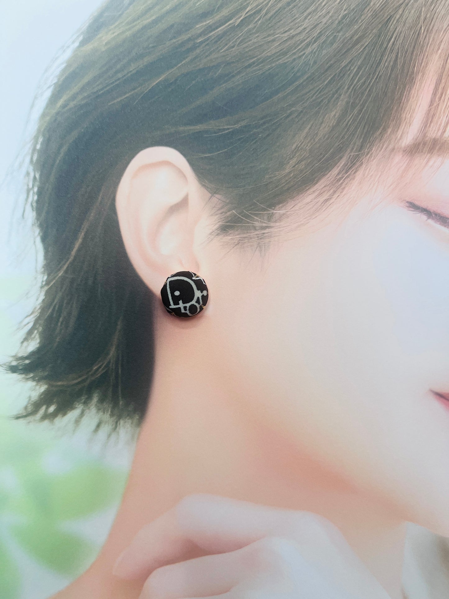 D-Dior earring- black and white