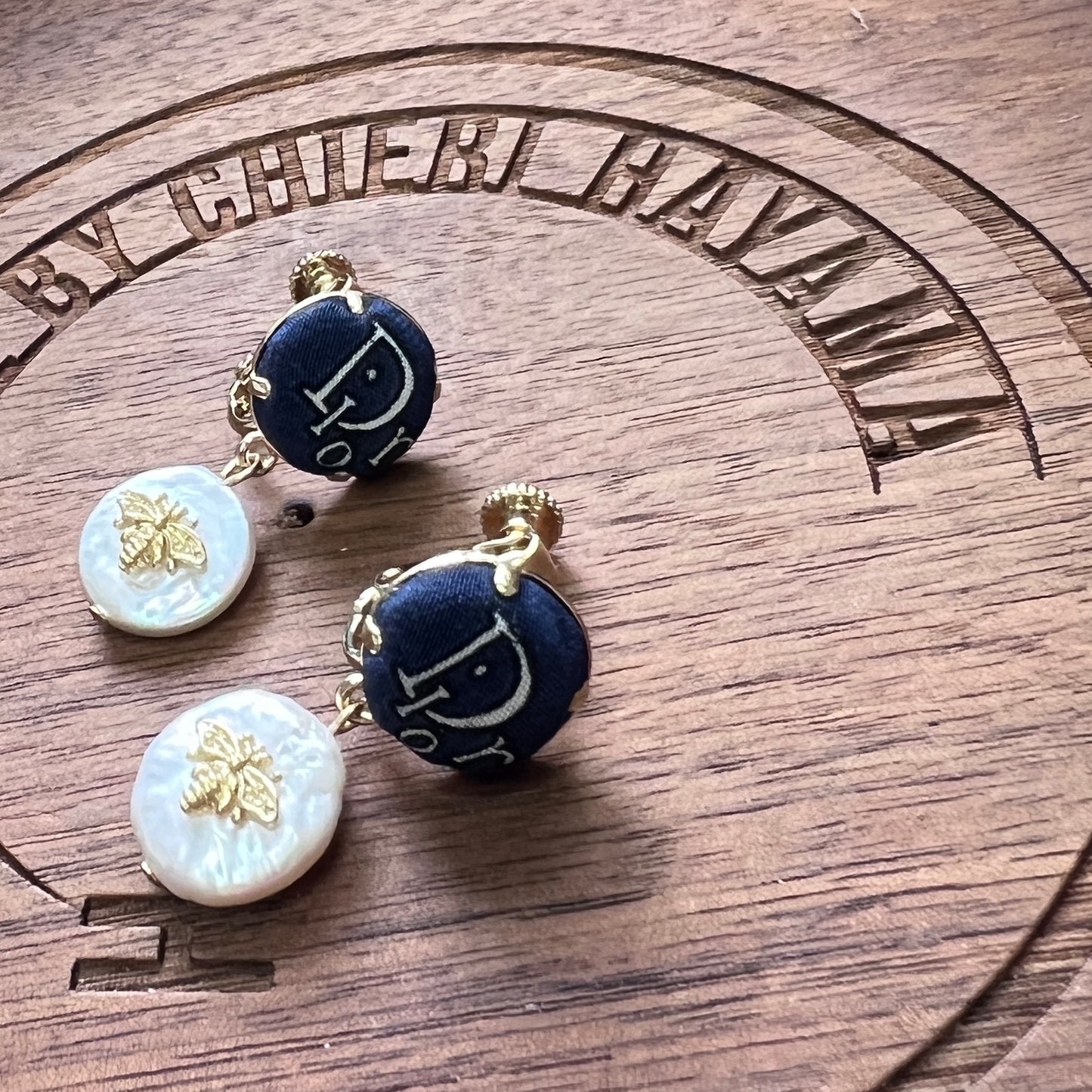 D-Drop earring with genuine pearl