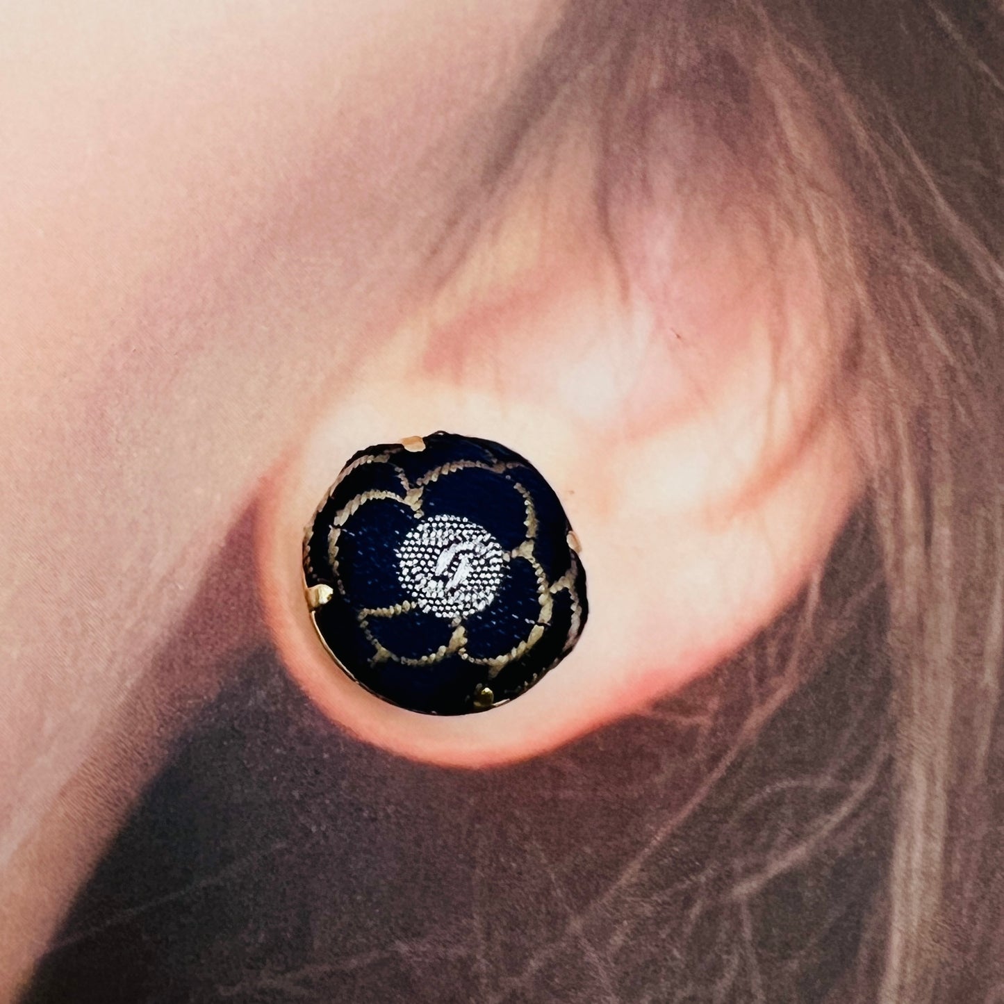 CC- CC0081- Navy & Rose Gold camellia with CC logo- clip