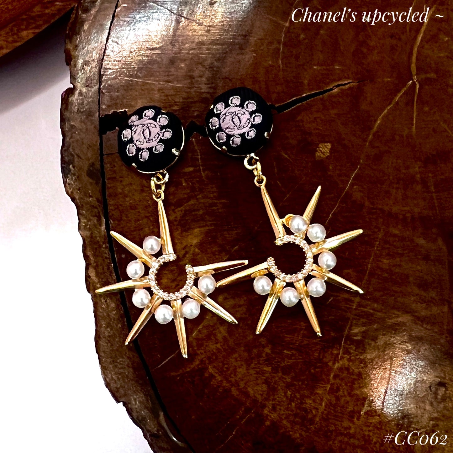 CCC- CC062-black & pale pink Sun Logo- drop earring