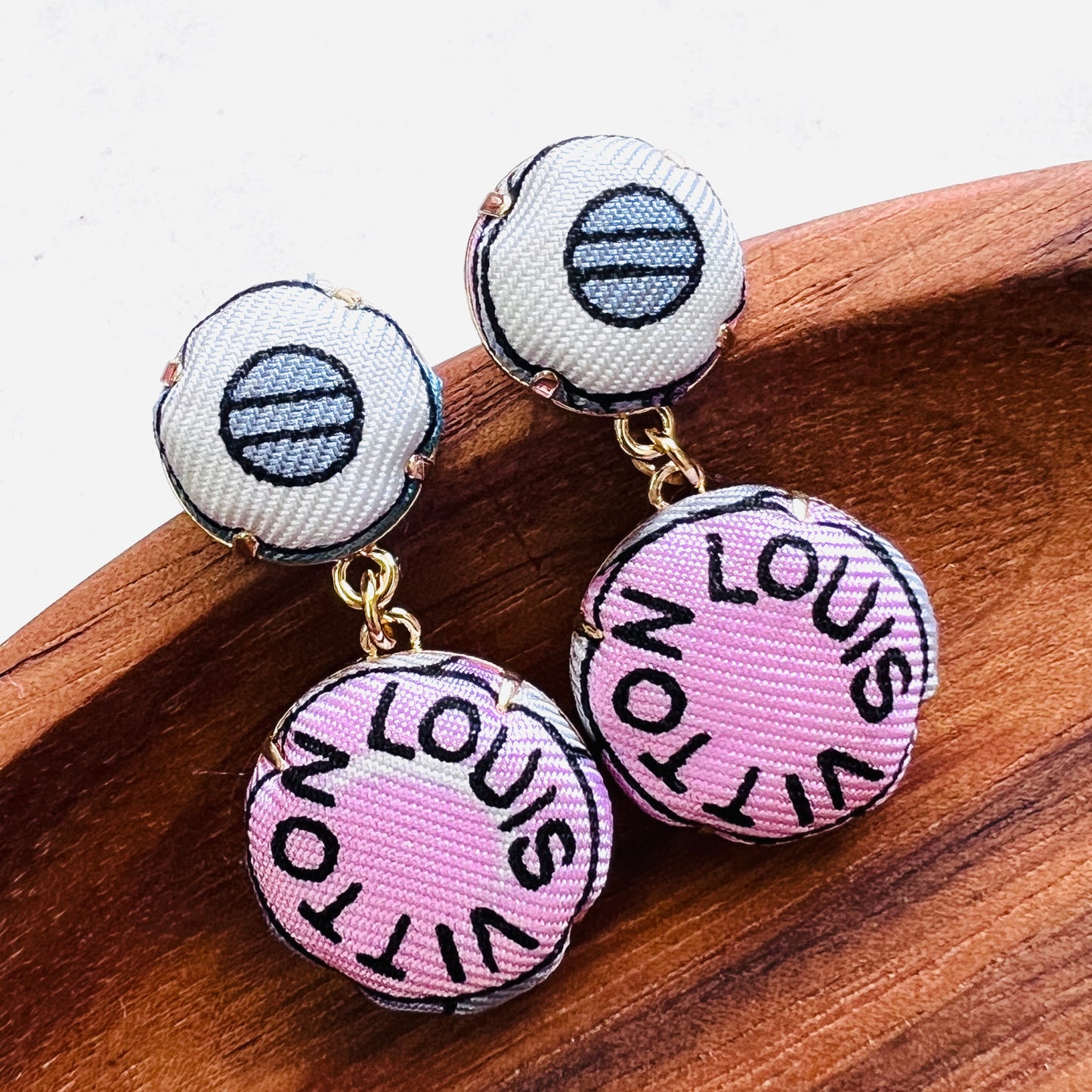 LV- earring- pink