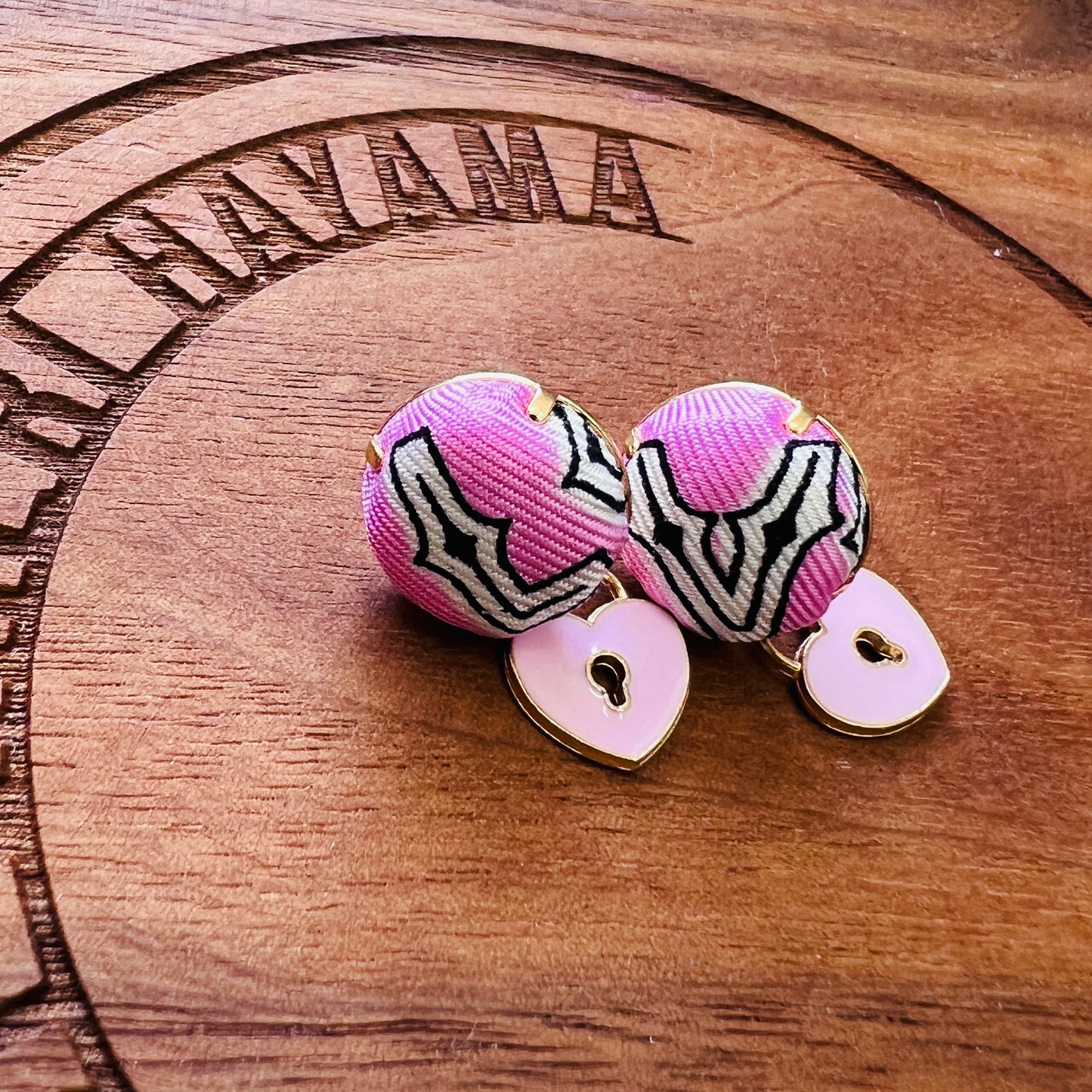 LV- earring- pink