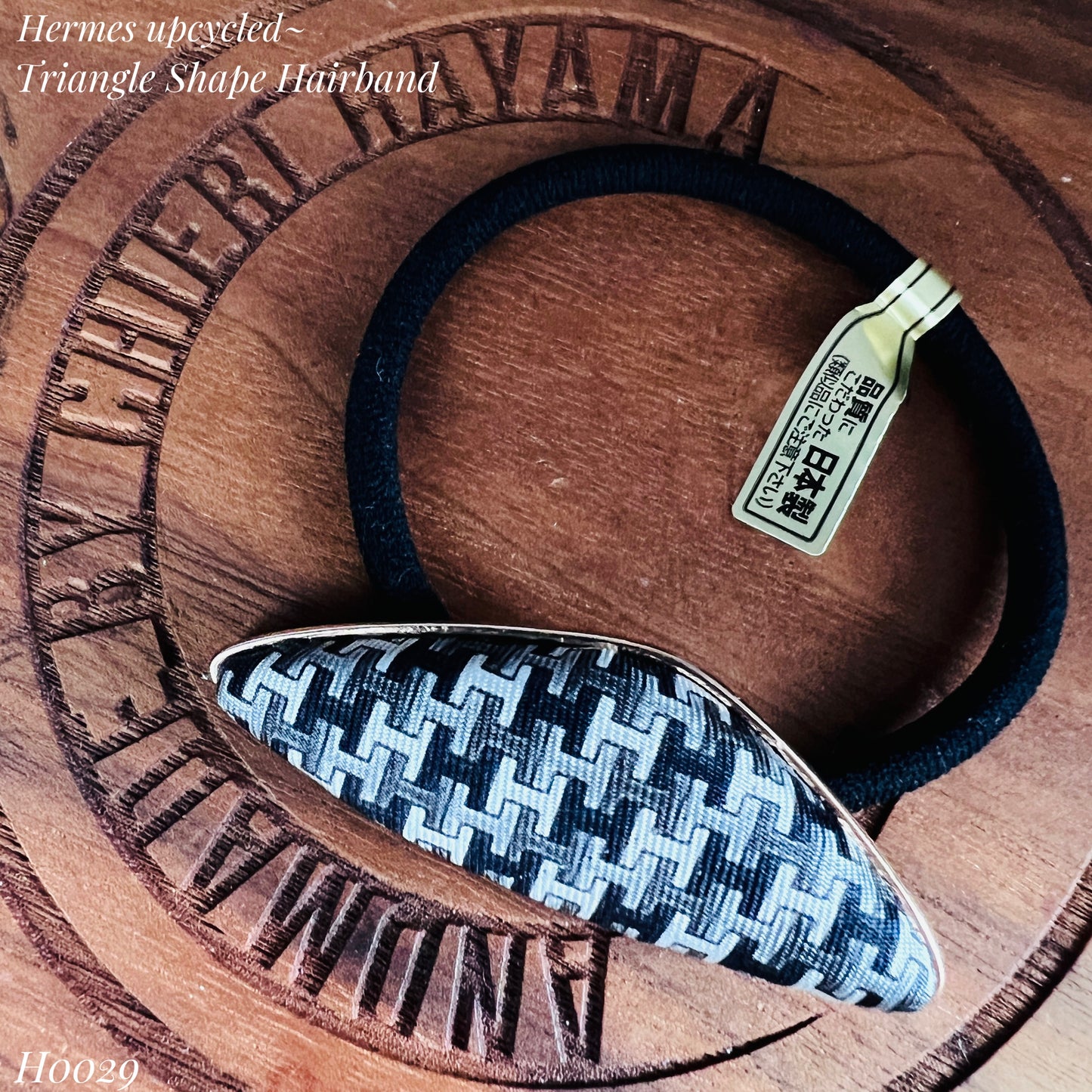 H-H0029- Black & white "H" all over pattern~ hairband