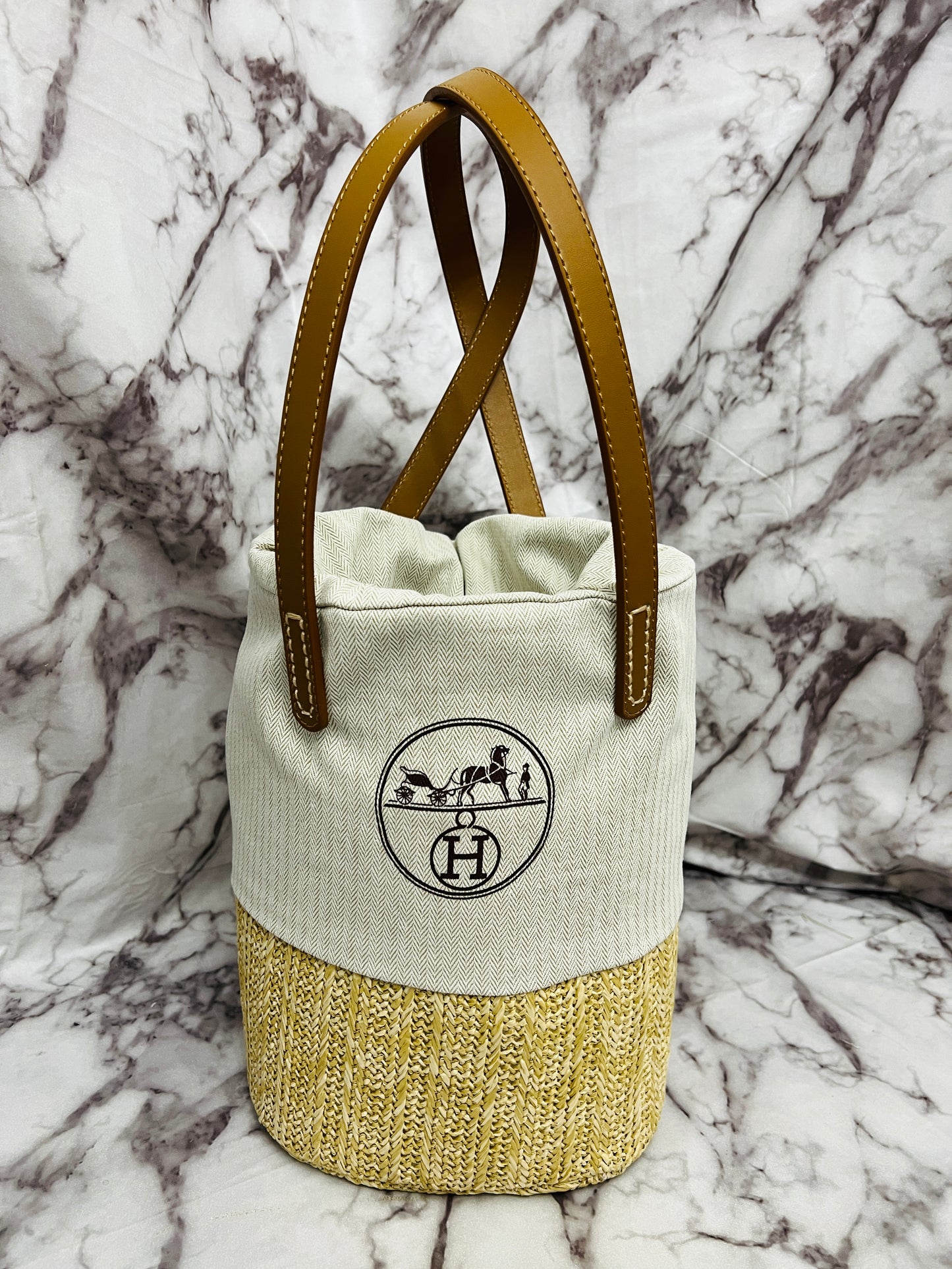 Hermes dust bag - straw bag