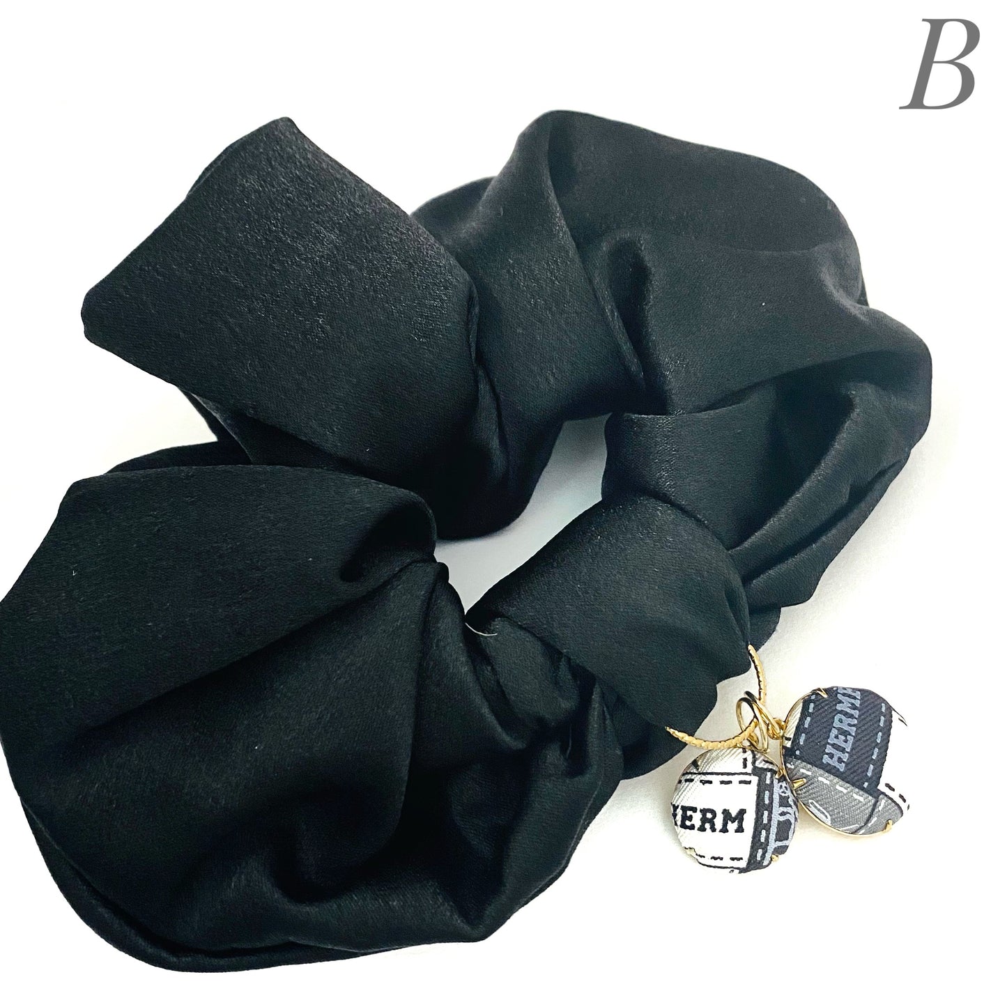 H-H Scrunchie with Chains- Black