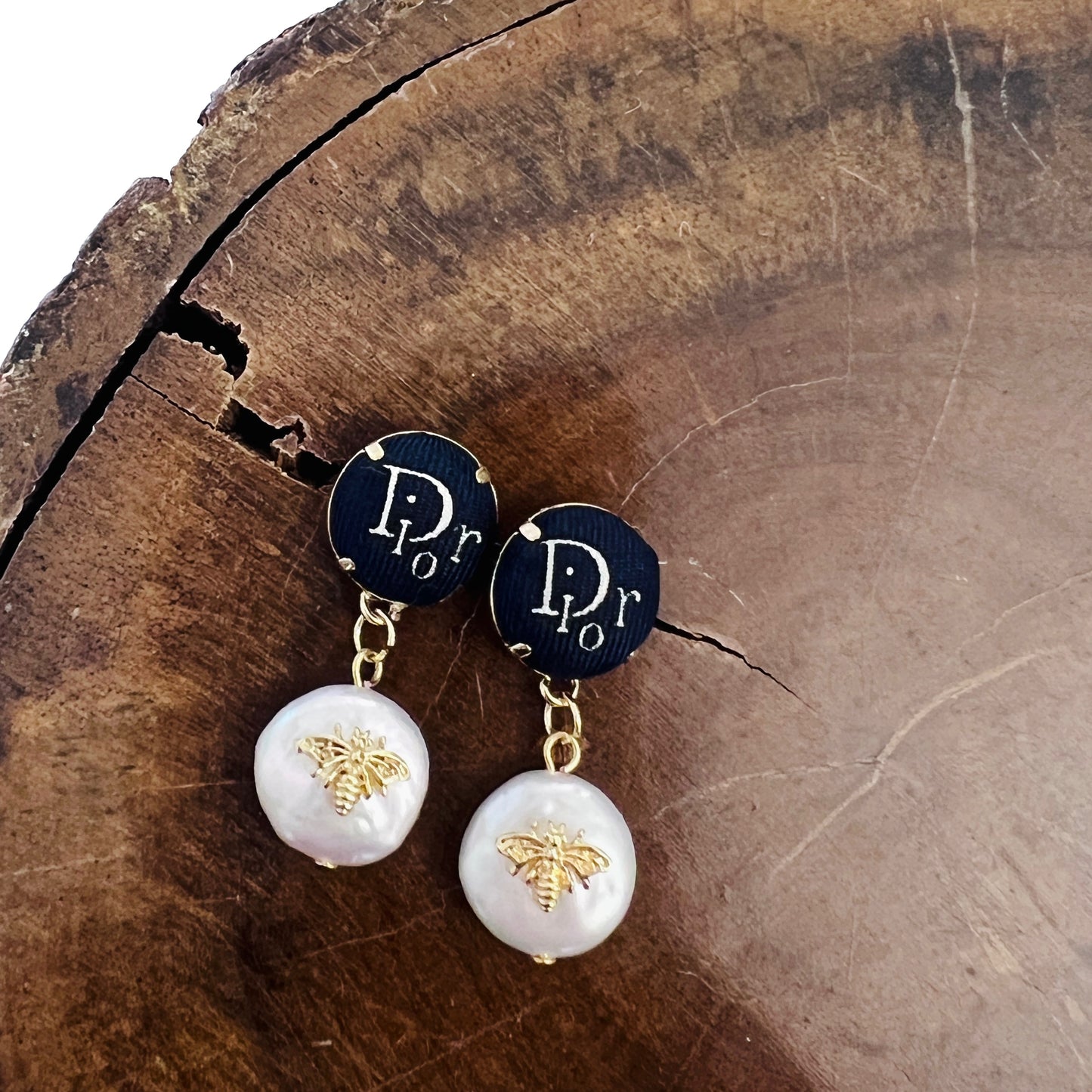 D-Drop earring with genuine pearl