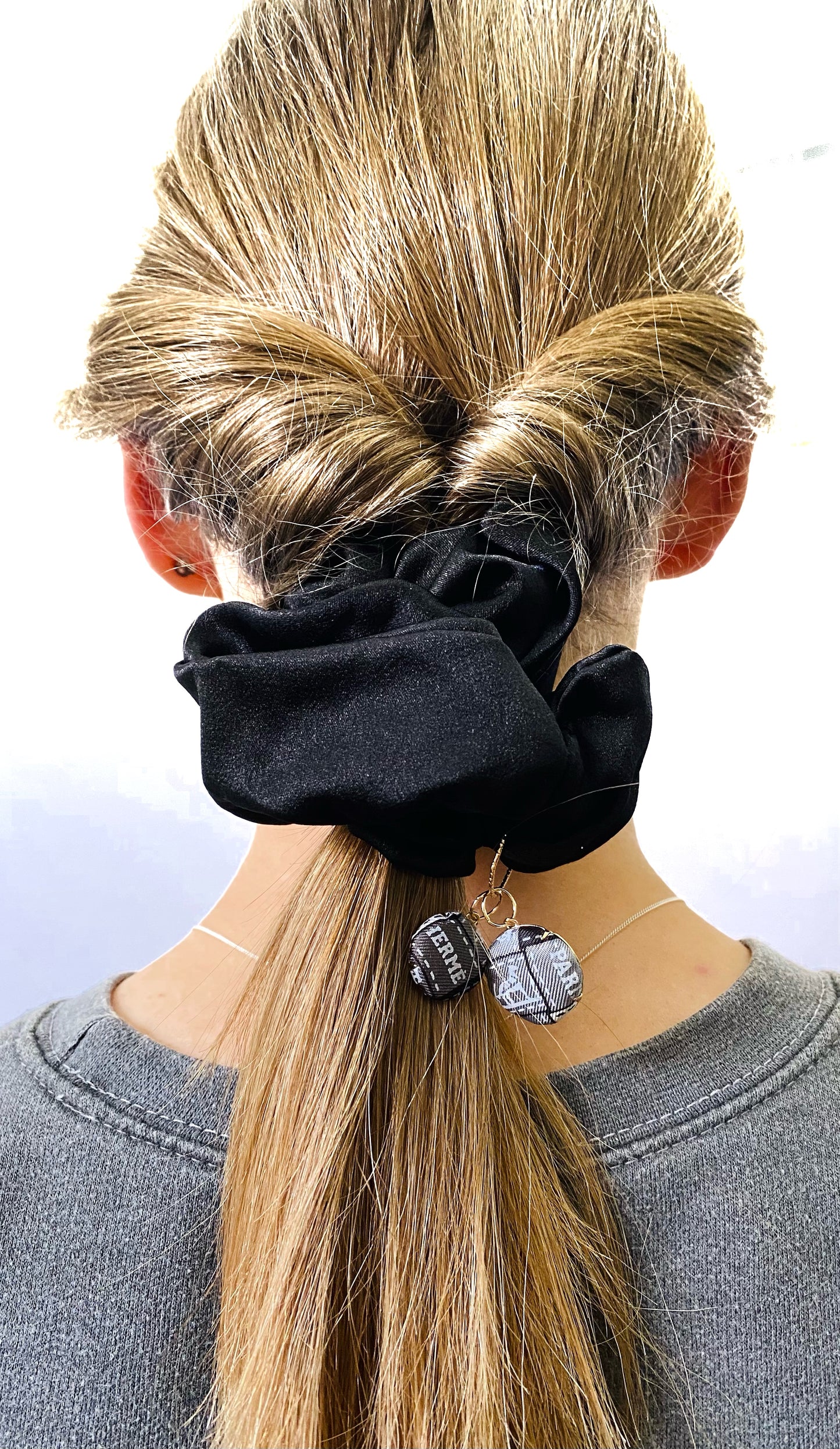 H-H Scrunchie with Chains- Black