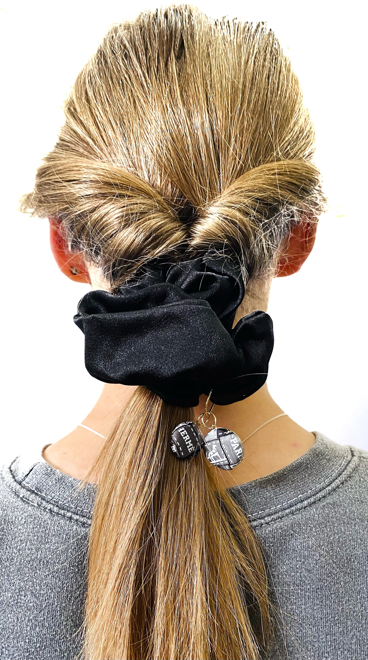 H-H Scrunchie with Chains- Black