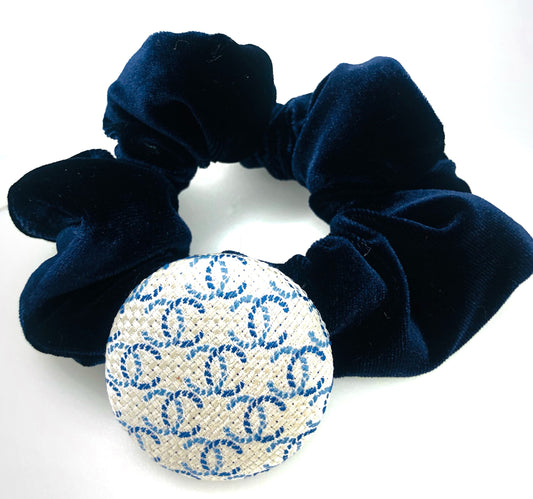 Winter Mini Scrunchie with XL coin