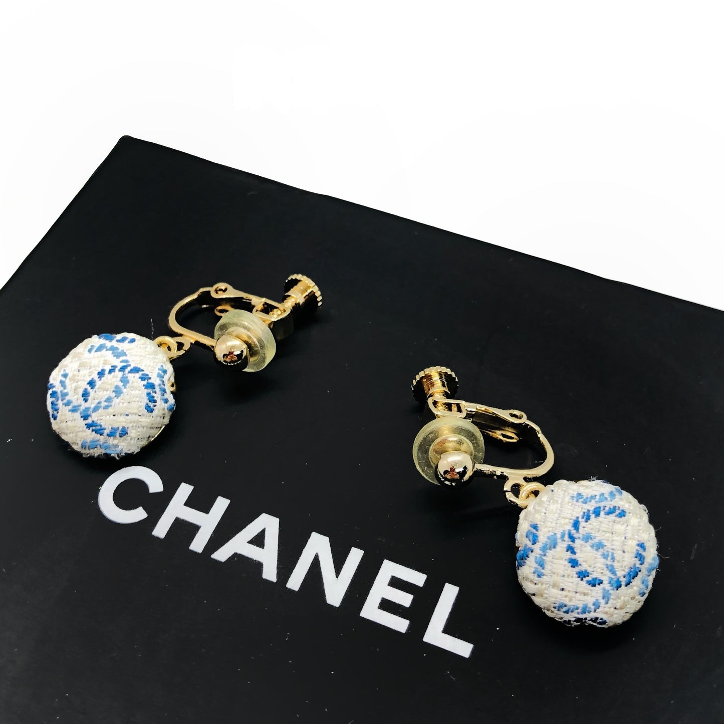 CC- Frozen CC monogram-CC012 -Clip earring