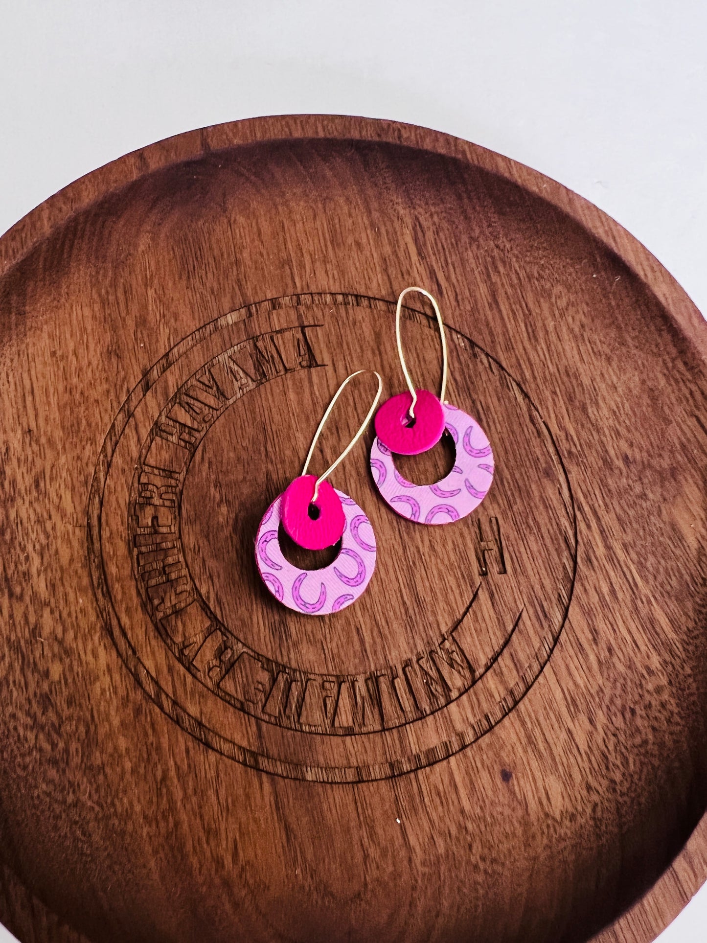 H-H0086-sakura Pink & Shocking pink lucky horseshoes- earrings